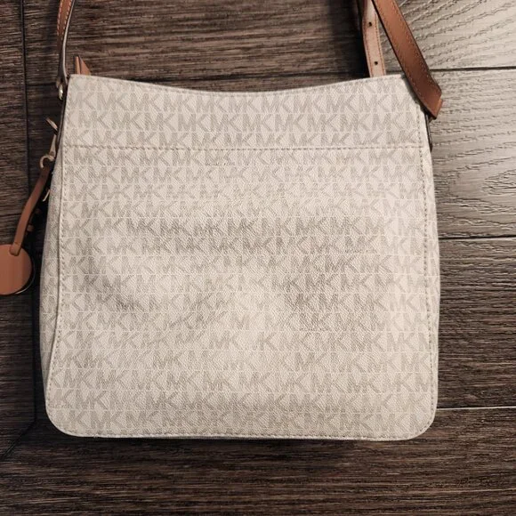 Michael Kors Crossbody Bag - Picture 3 of 6